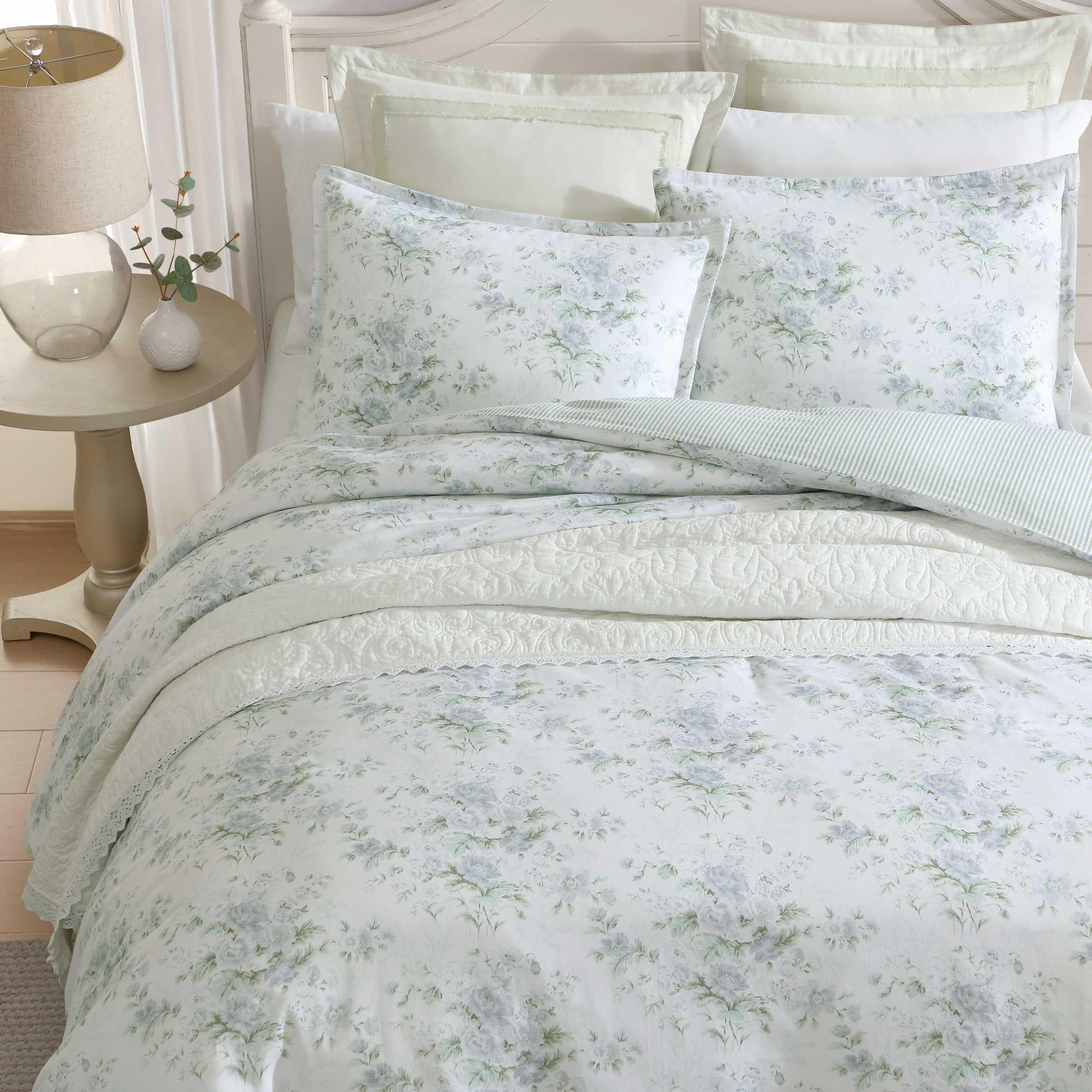 Amazon｜Laura Ashley - 掛け布団カバーセット、お揃いの枕カバー付き